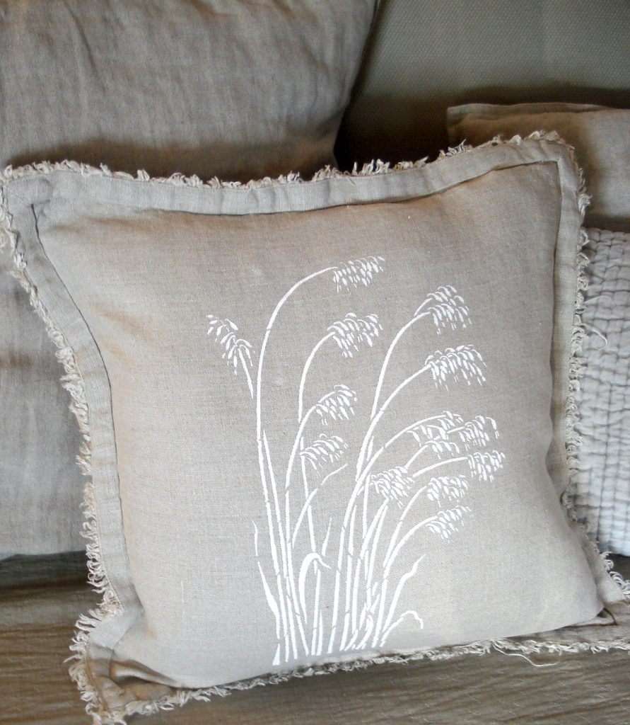 Delicate Grass Stencil
1 sheet stencil
The Small Wild Oats Stencil - a single sheet one layer stencil of a clustered grouping of swaying oat grasses. This delicate and elegant design is great on home accessories such as cushion covers, boxes, trays or mirror frames and is simple and easy to use. See size and layout specifications below.