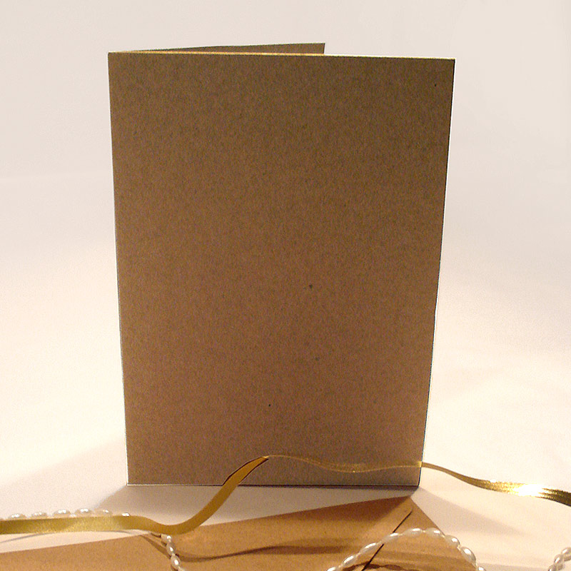 Six plain brown A6 cards and envelopes.
6 x 10.5cm x 15cm brown cards and envelopes.